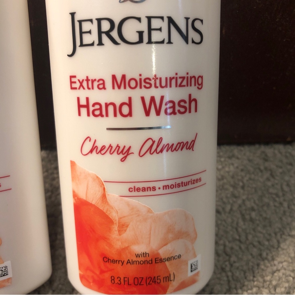 X2 Jergens Extra Moisturizing Hand Wash Soap Cherry Almond, 8.3oz - Picture 2 of 8
